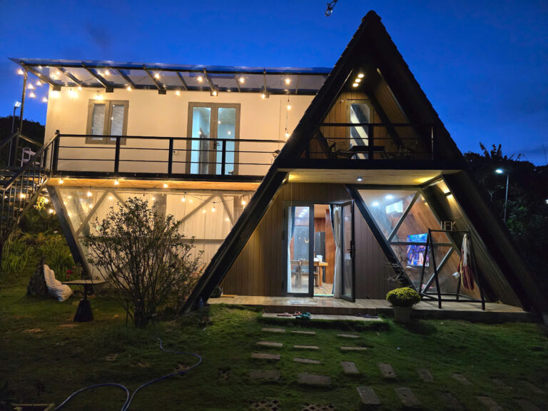 Ánh đèn ấm áp tại villa IFK GARDEN vào buổi tối
